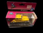Die Cast Chrysler Windsor Taxi - Image 2